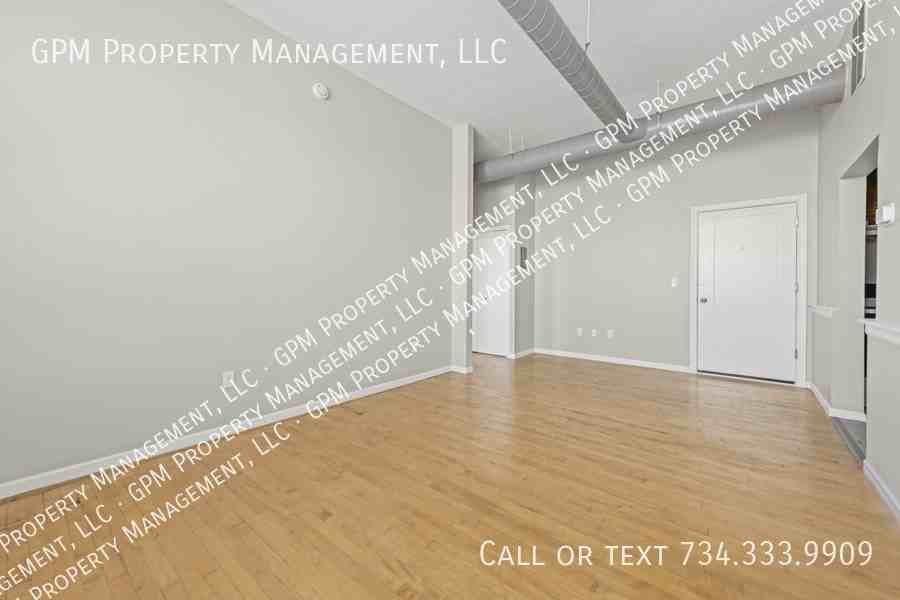 412 Grand River Avenue #4 - Photo 3 of 14