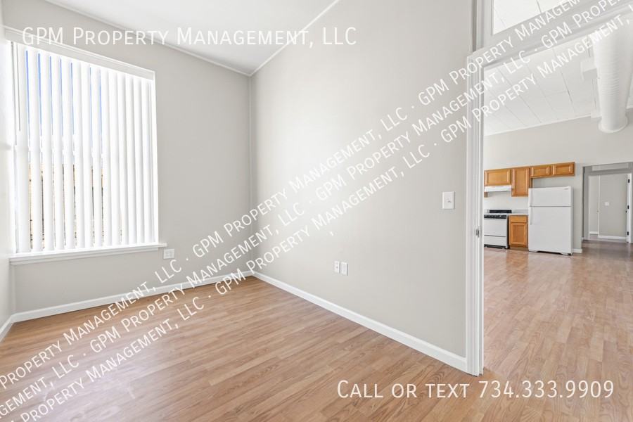 412 Grand River Avenue #10 - Photo 7 of 20