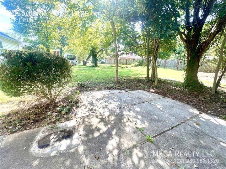 6016 Farm Pond Ln - Photo 2 of 16