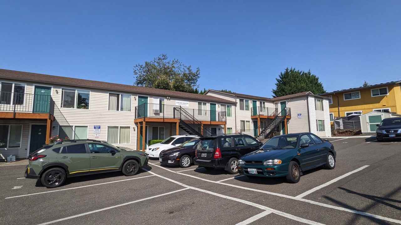 Chelsea Manor - Photo 7 of 50