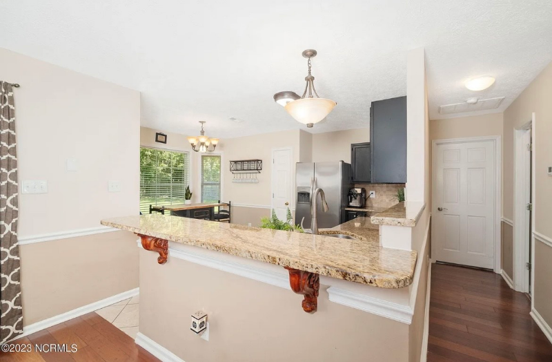 106 Seven Seas Dr - Photo 6 of 15