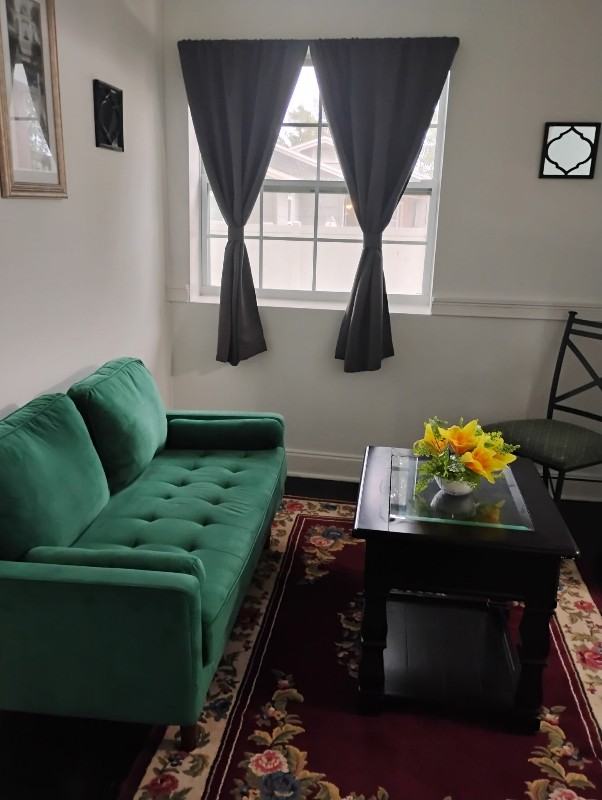 2710 38th Ave N - Photo 2 of 11