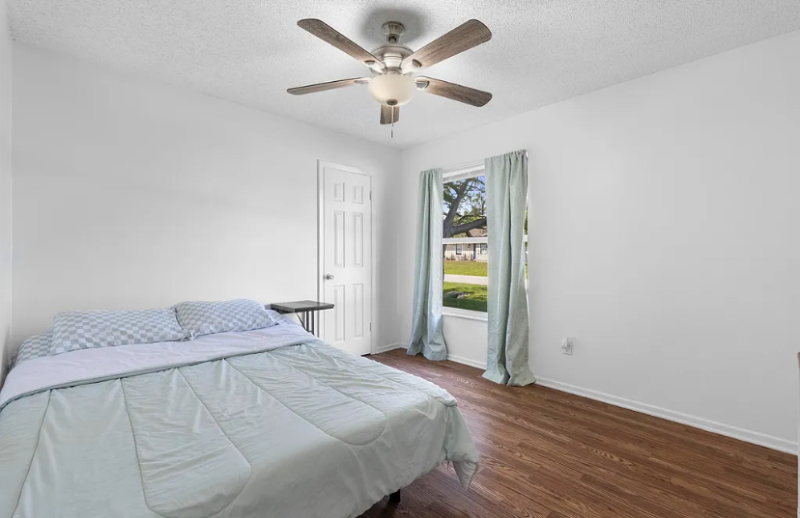 733 Se Academy Ln - Photo 5 of 8