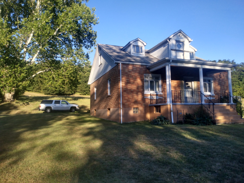 350 Cliff Rd - Photo 2 of 18