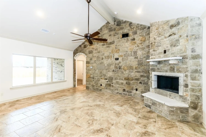 5234 Kemper St - Photo 4 of 20