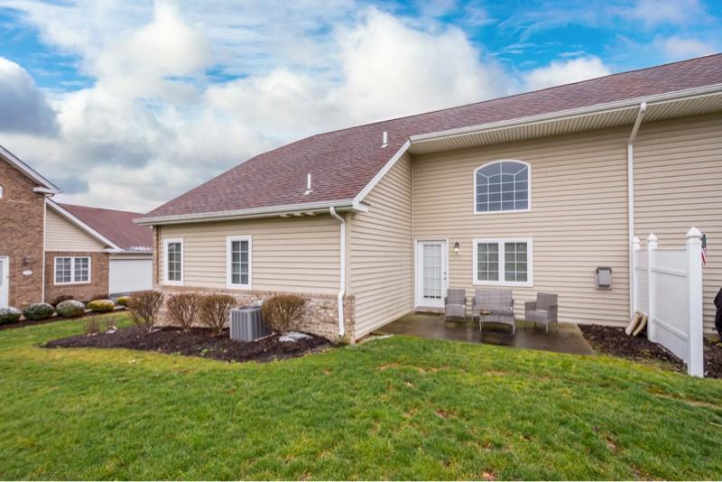 75 Nicholas Dr - Photo 2 of 22