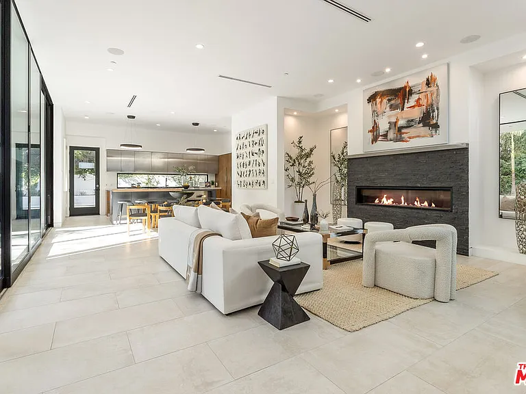 1621 N Fairfax Ave - Photo 5 of 20