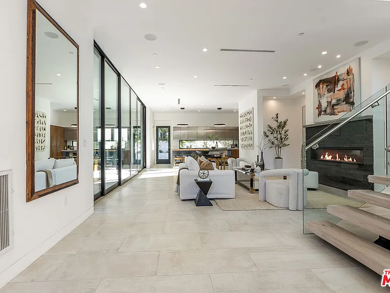 1621 N Fairfax Ave - Photo 6 of 20