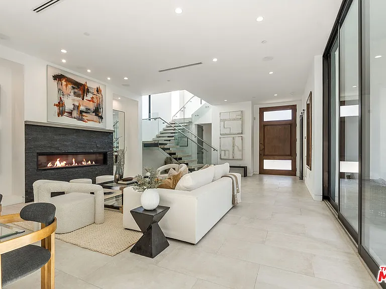 1621 N Fairfax Ave - Photo 7 of 20