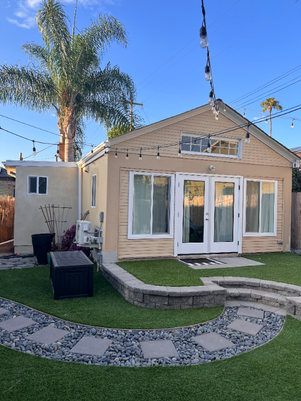 1421B 29th St - Photo 2 of 9