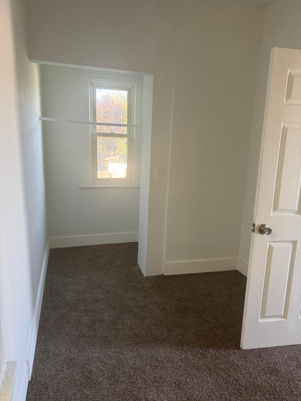 827 Burnet Ave #4 - Photo 6 of 9