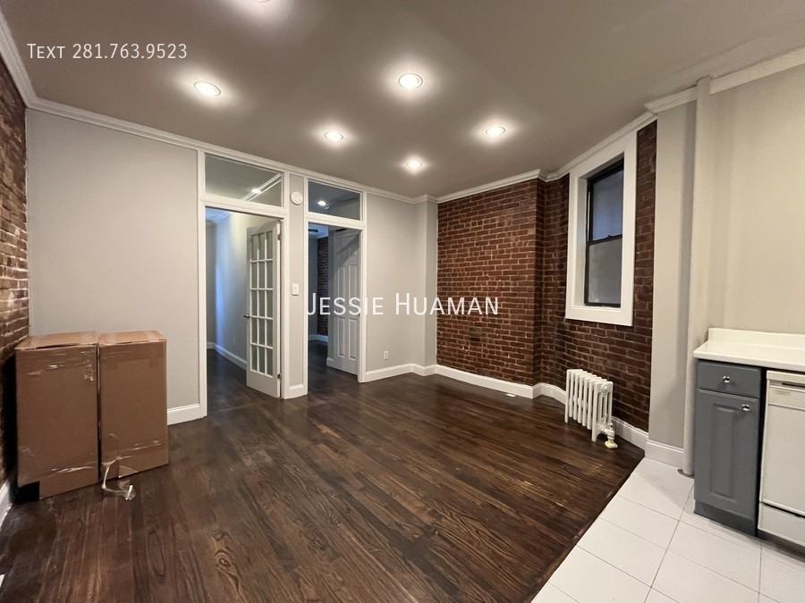 724 10th Ave #3A - Photo 2 of 8