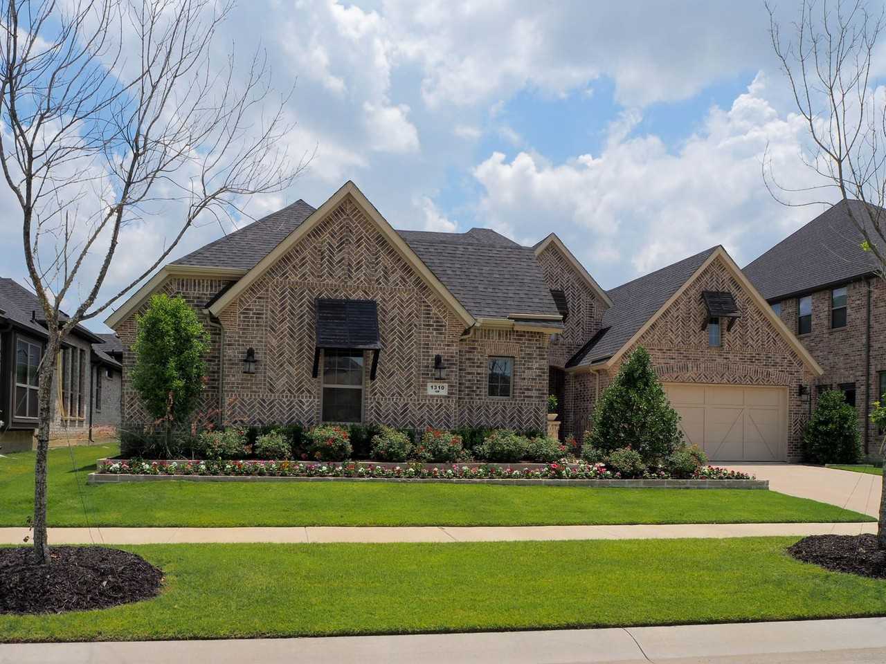 1310 Sunflower Ave - Photo 4 of 42