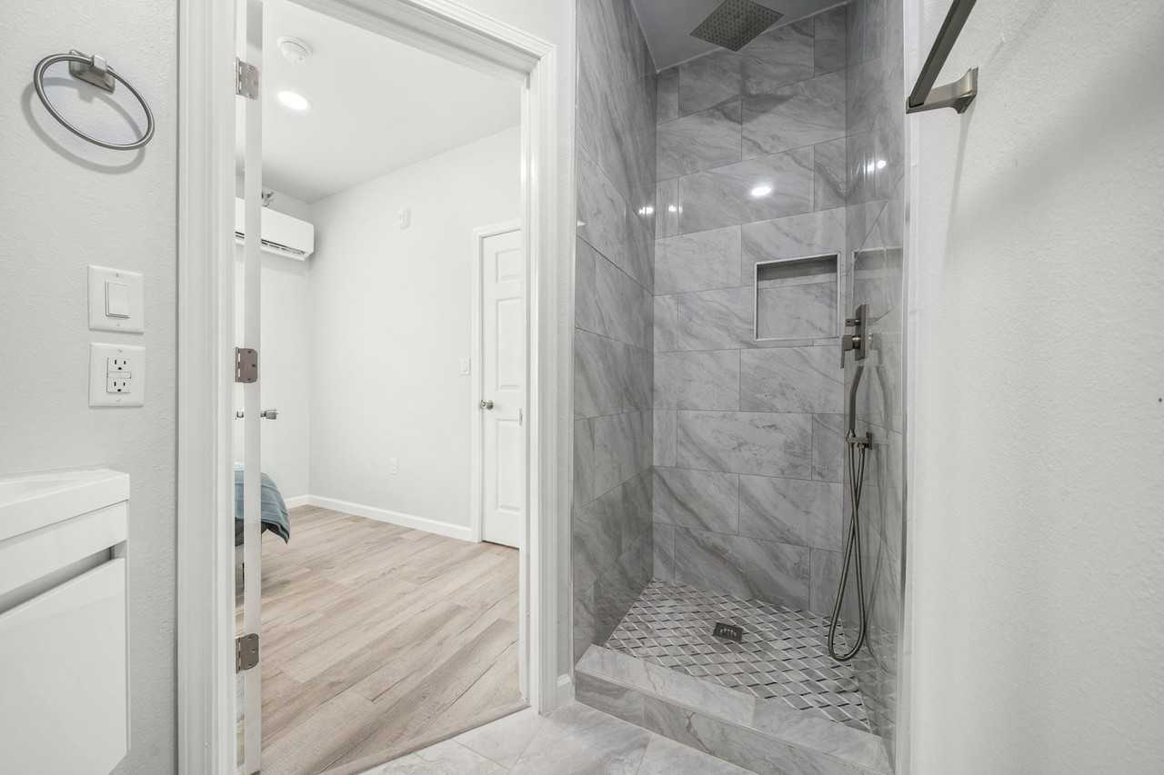 2813 Church St, Unit F - Photo 3 of 15