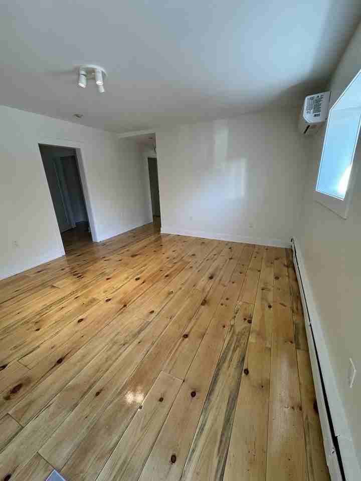 277 Montreal St - Photo 2 of 21