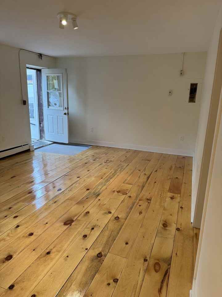 277 Montreal St - Photo 3 of 21