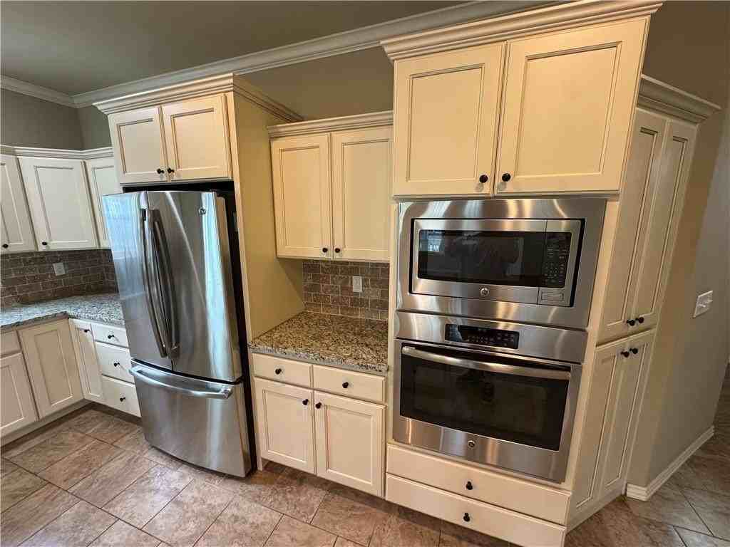 626 N Tennyson Ln - Photo 5 of 29