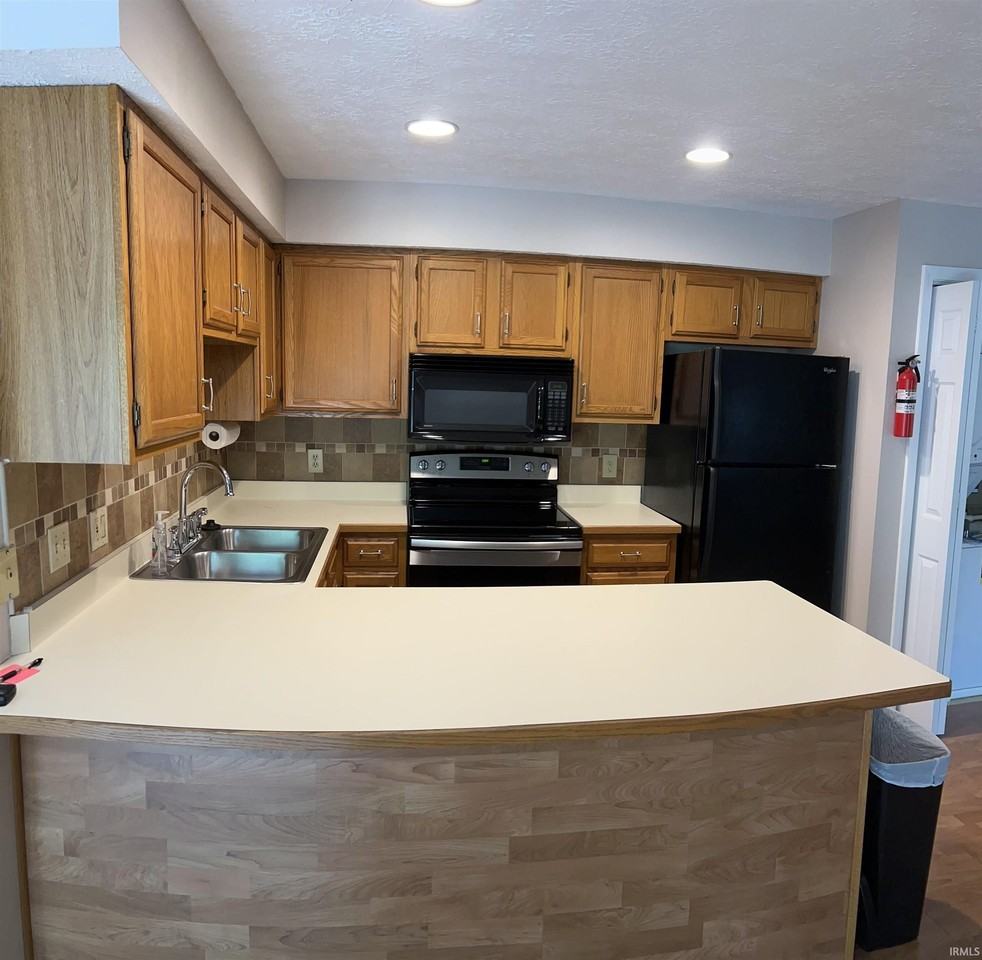 1368 South College Mall Road #I4 - Photo 3 of 19