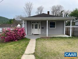 featured image of 1414A Midland St