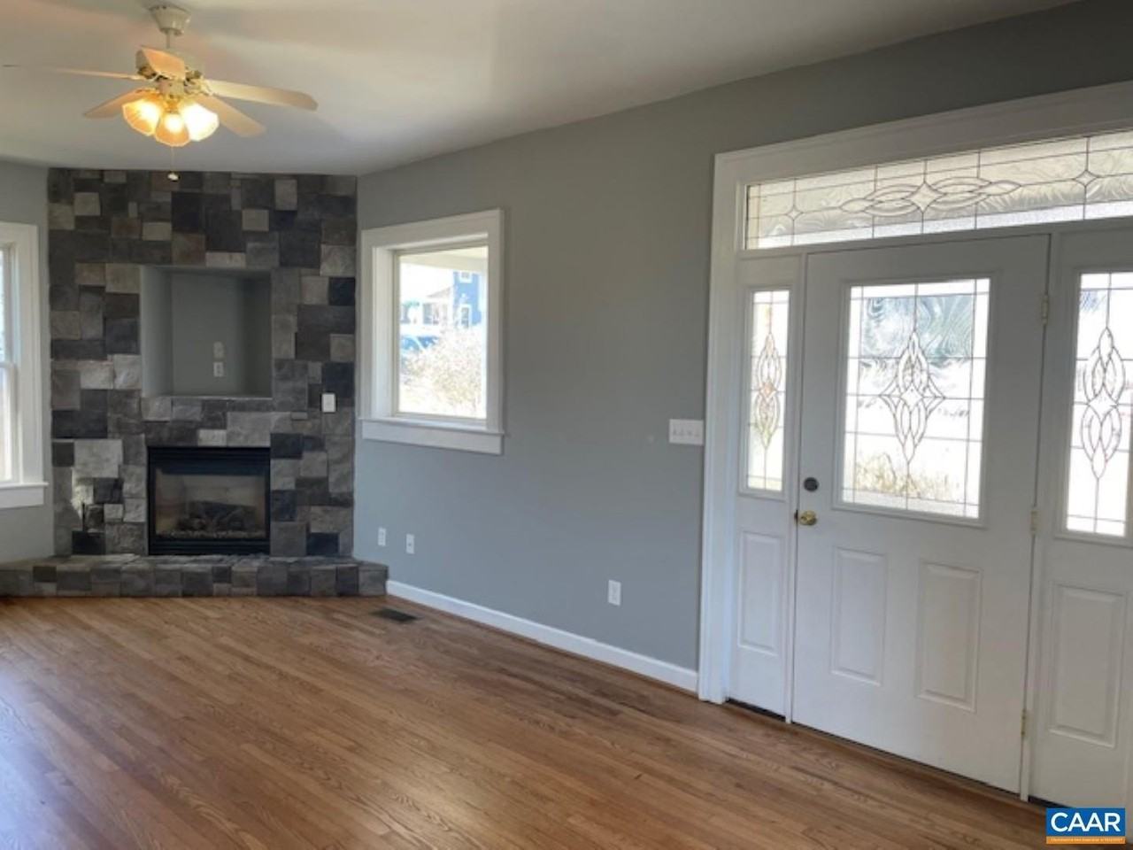 1414A Midland St - Photo 3 of 25