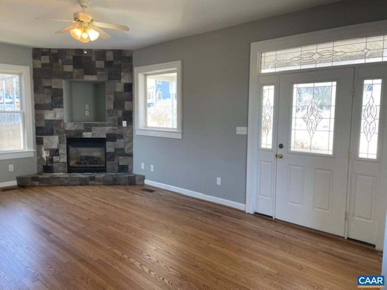 1414A Midland St - Photo 4 of 25