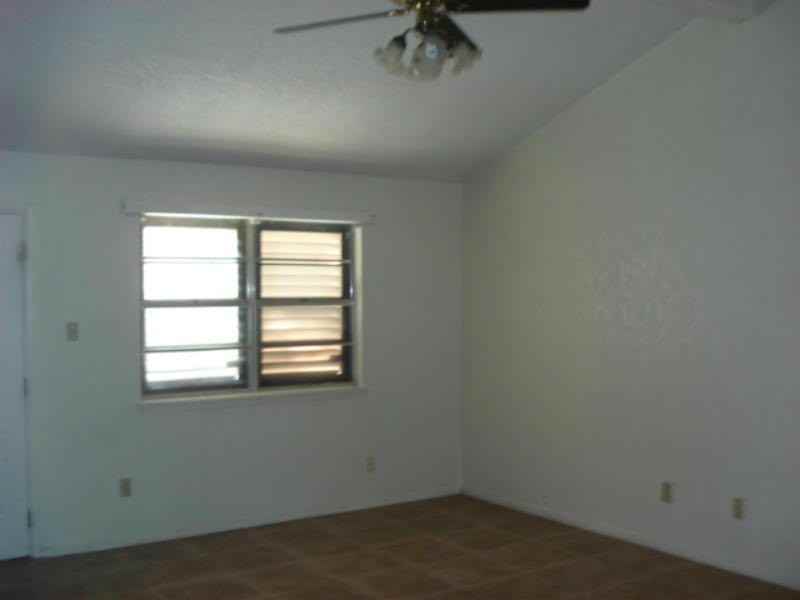 2222 Meadowgrove Dr - Photo 2 of 12