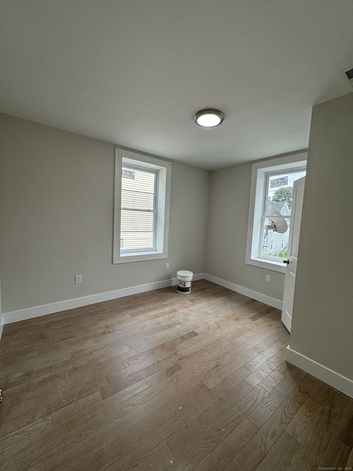485 Howard Ave #6 - Photo 2 of 4