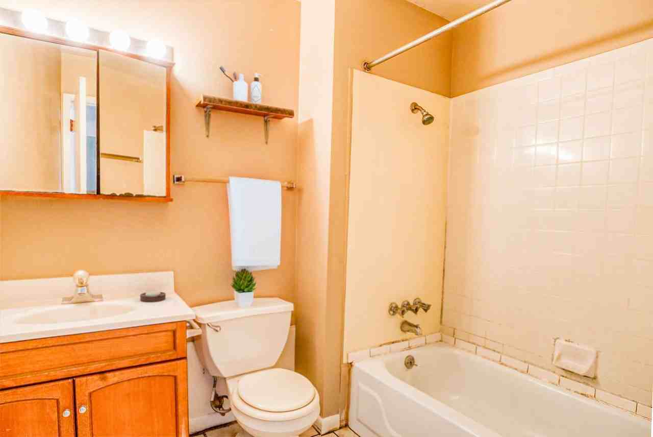 Windsor West Apartments - Photo 5 of 6