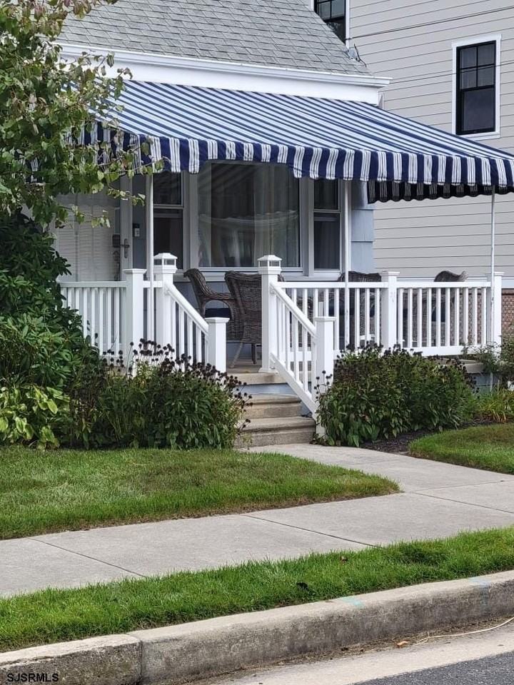 209 N Granville Ave - Photo 2 of 29