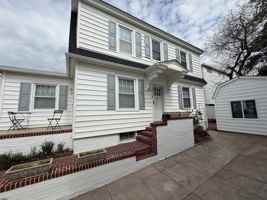 featured image of 119 N Clermont Ave