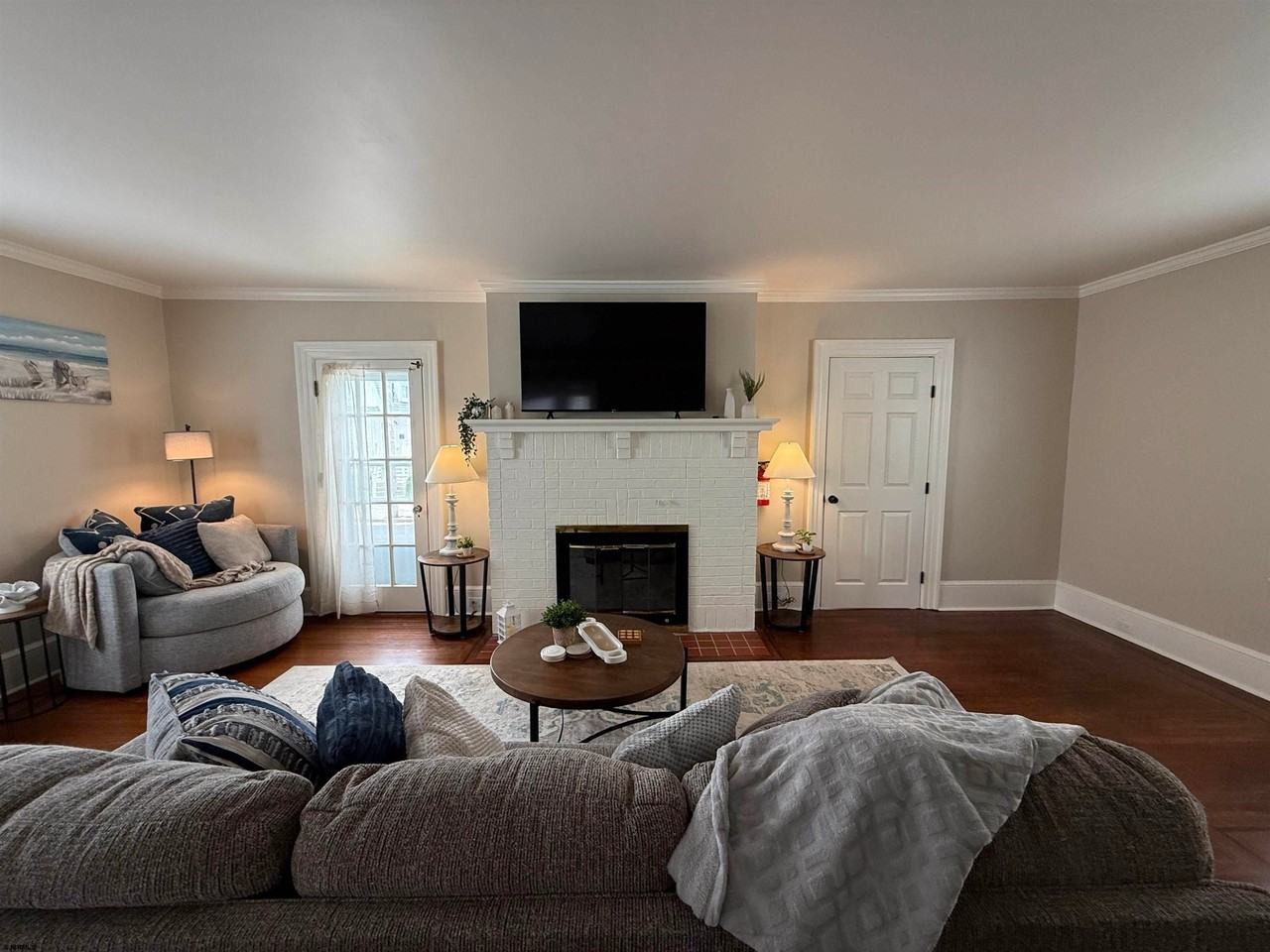 119 N Clermont Ave - Photo 4 of 27