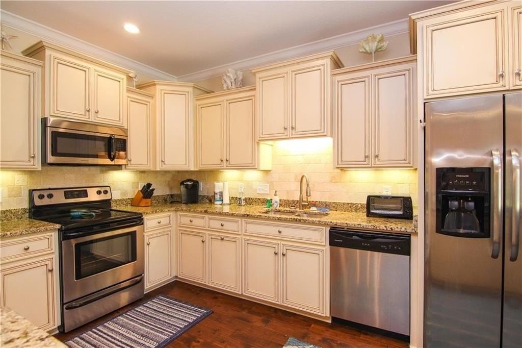 1501 Reserve Ct - Photo 4 of 24