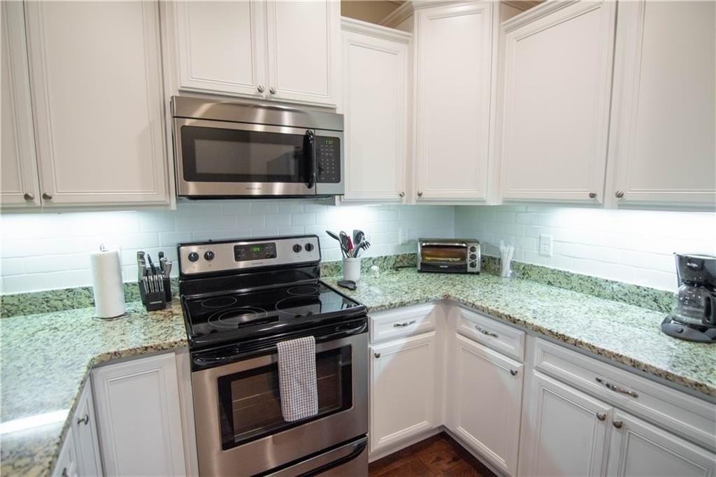 702 Mariners Cir - Photo 7 of 41