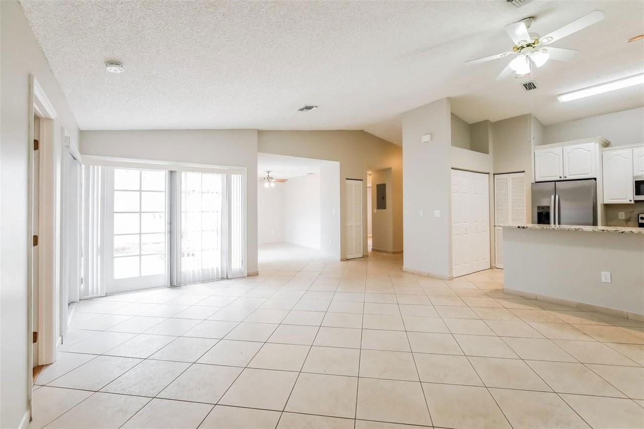 18821 Nw 84th Ave #18821 - Photo 3 of 8