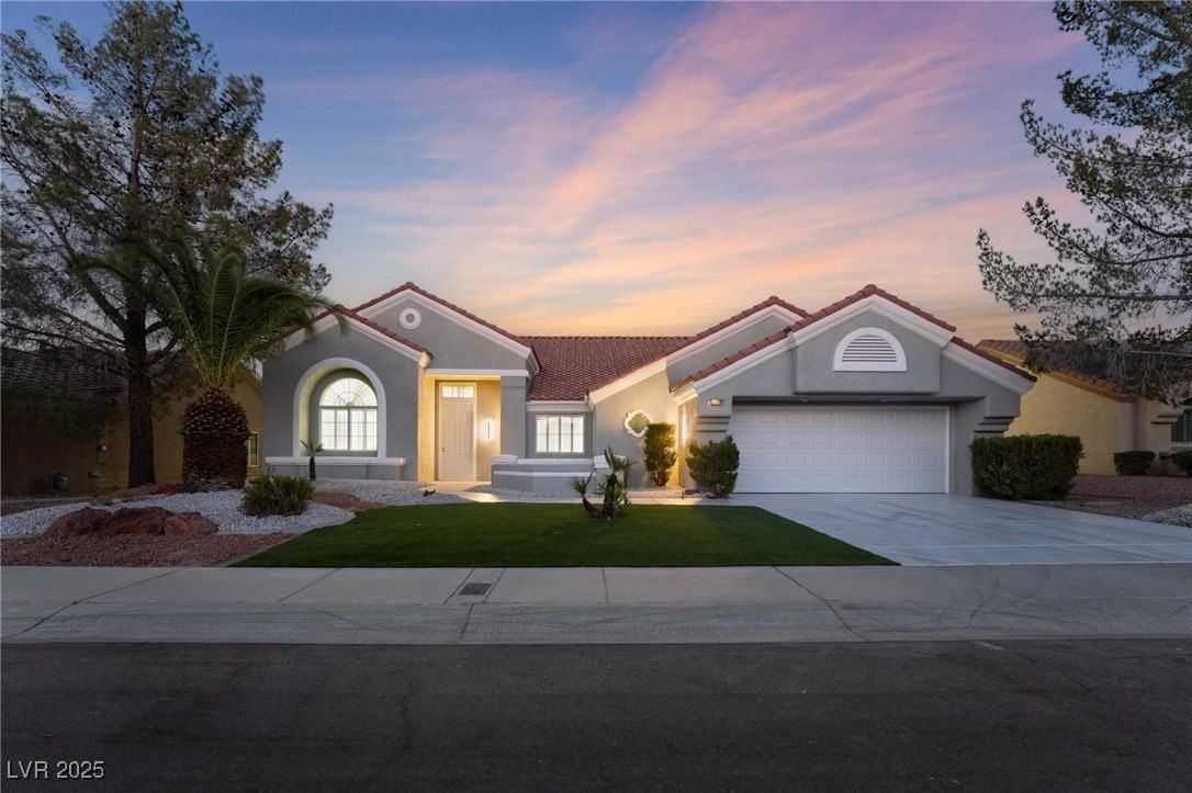 2528 Sunup Dr - Photo 2 of 24