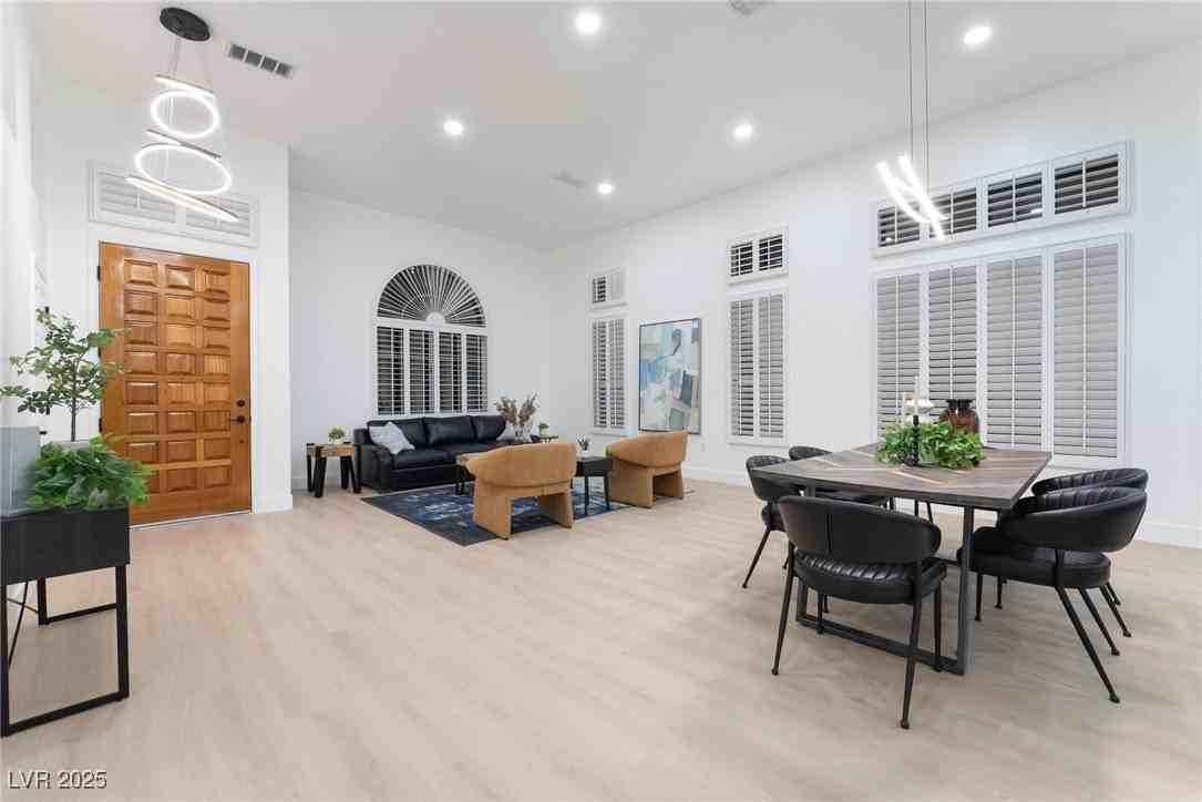 2528 Sunup Dr - Photo 7 of 24