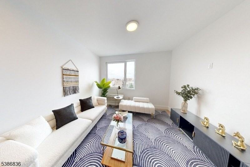 39 Madison St - Photo 4 of 10