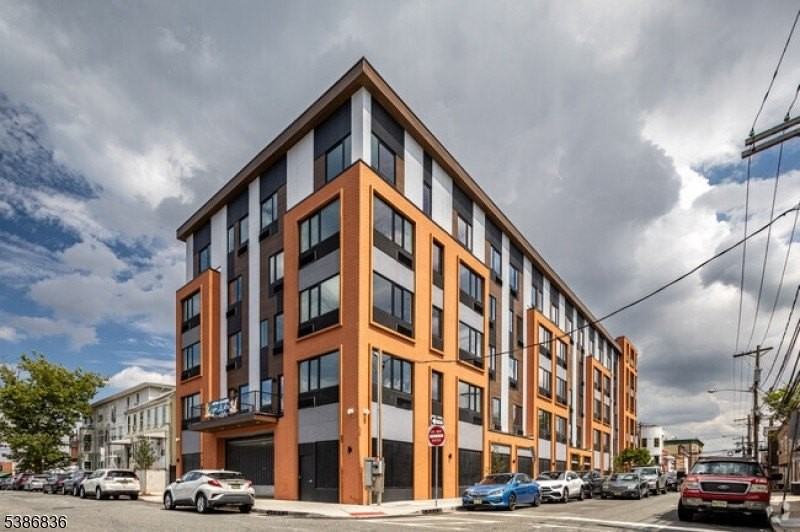 39 Madison St - Photo 5 of 10