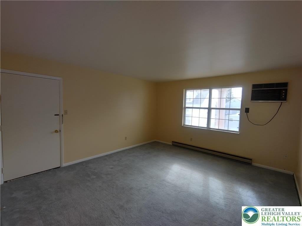 235 N Nice St Apt 4 #4 - Photo 5 of 11