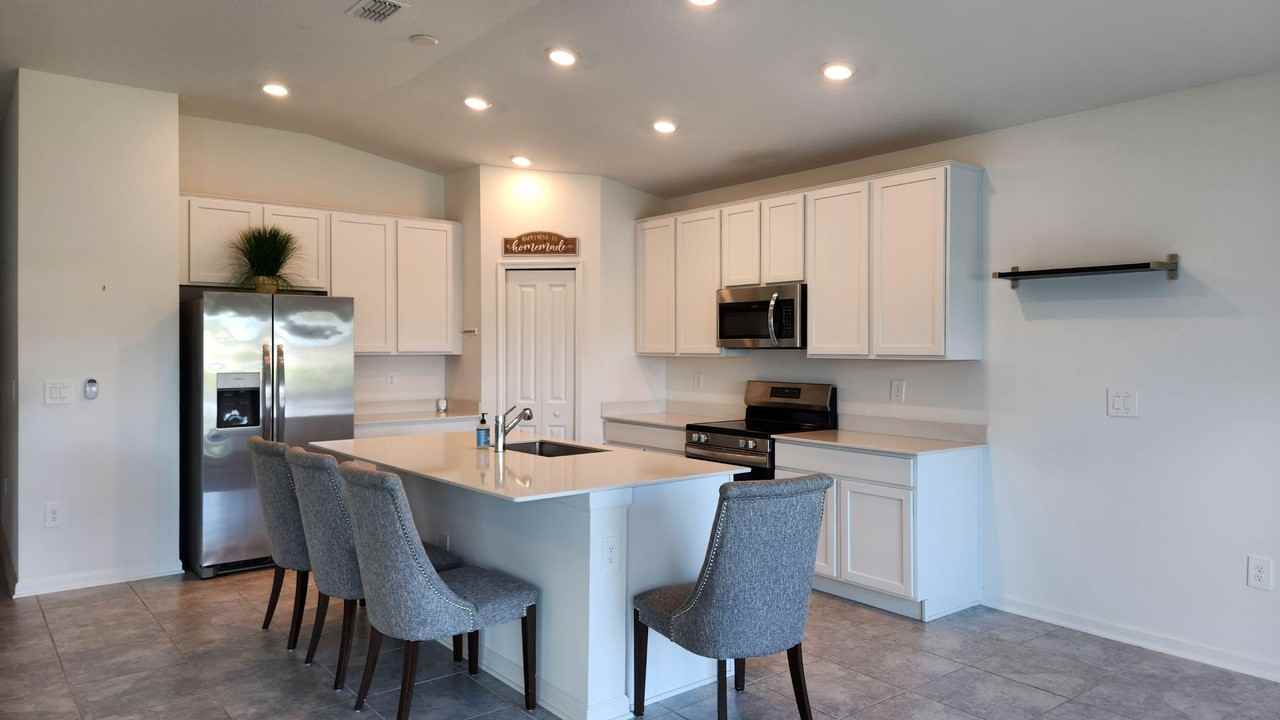 Worchester Dr - Photo 5 of 13