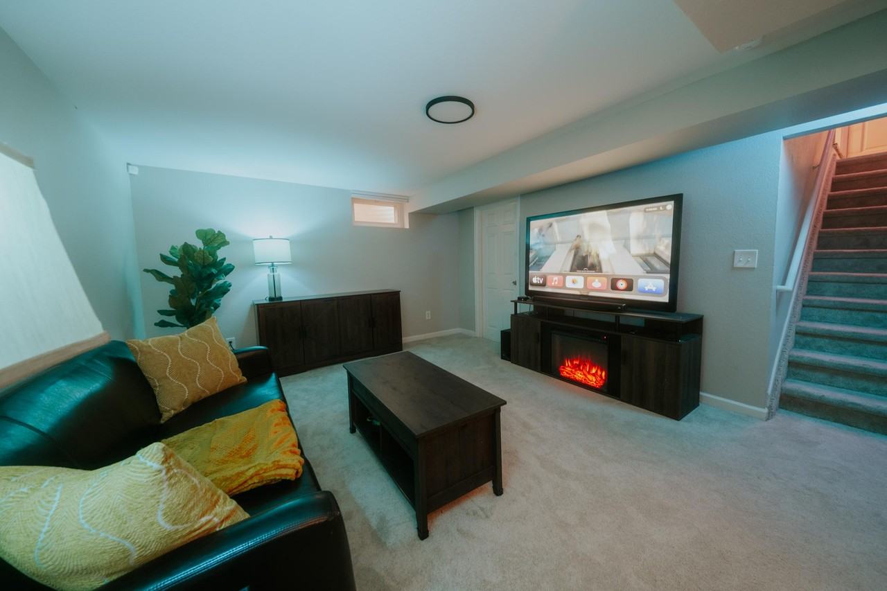 Crescent Dr - Photo 2 of 15