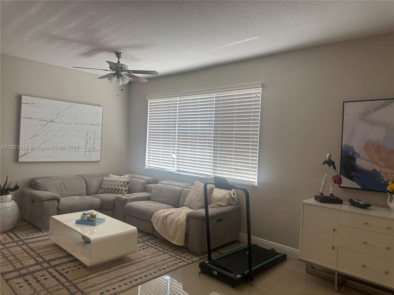 798 Northeast 43rd Street #B - Photo 4 of 37