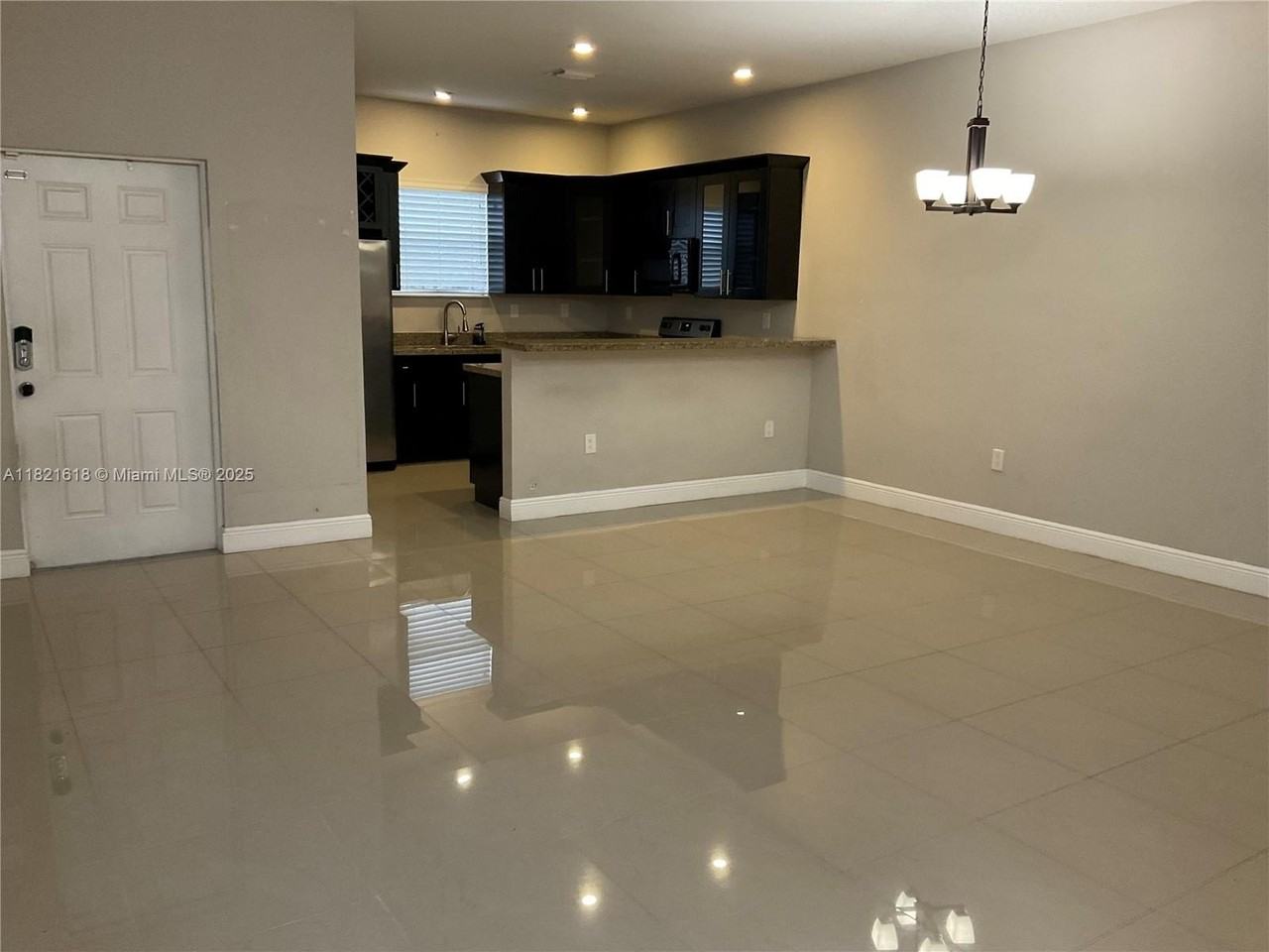 798 Northeast 43rd Street #B - Photo 5 of 37