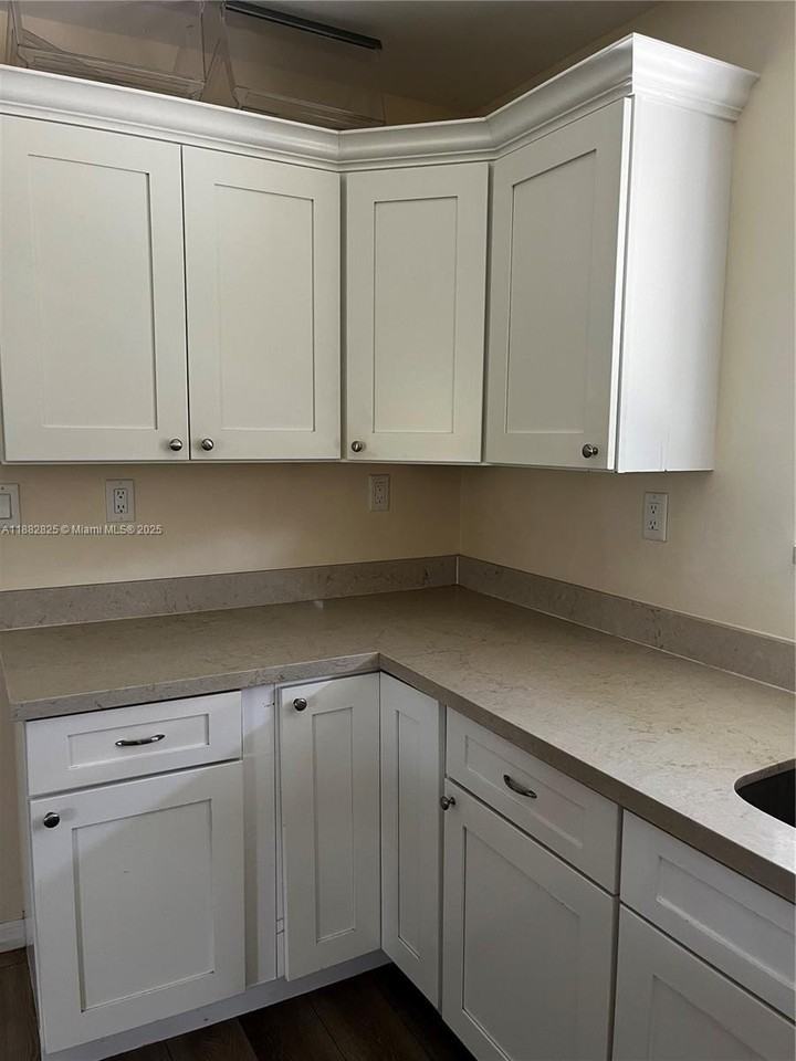 16195 Sw 172nd St - Photo 6 of 9