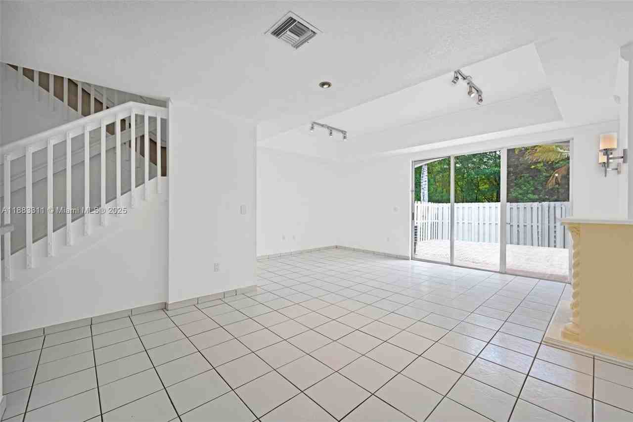 11224 Northwest 42nd Terrace #11224 - Photo 2 of 25