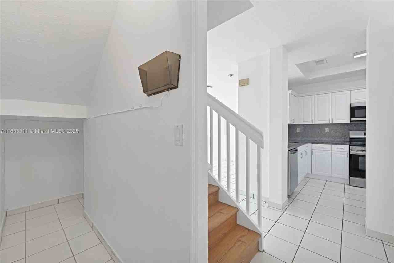 11224 Northwest 42nd Terrace #11224 - Photo 6 of 25