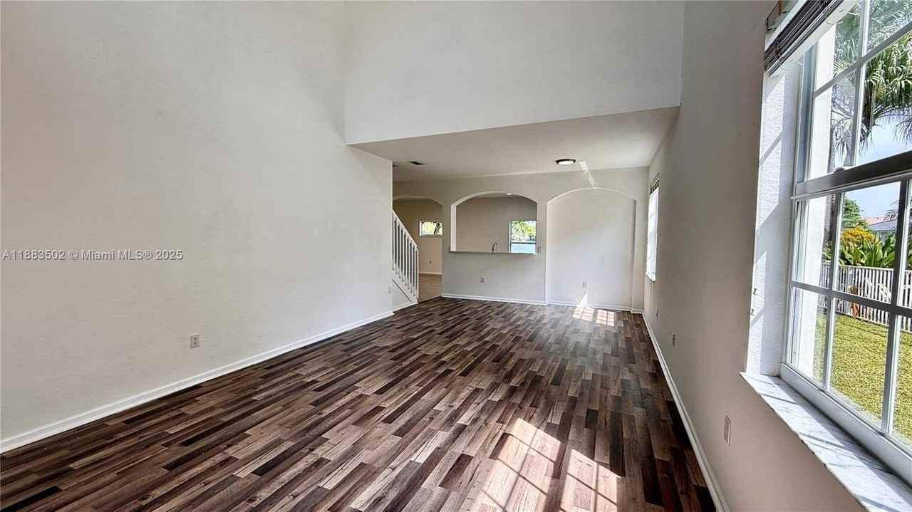 13843 Sw 31st St #13843 - Photo 5 of 50