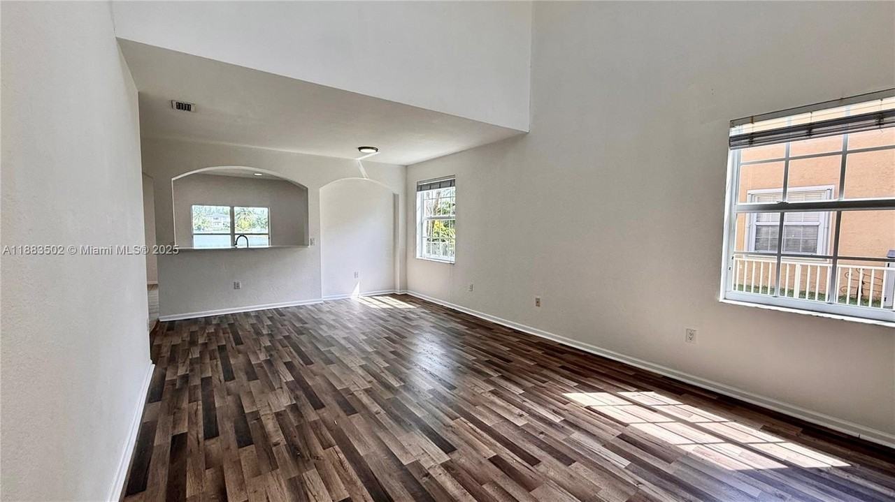 13843 Sw 31st St #13843 - Photo 6 of 50