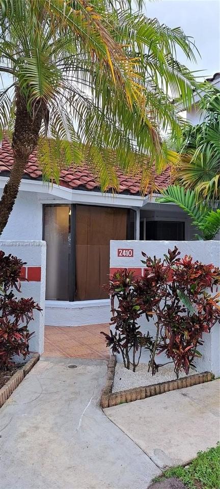 2410 San Remo Cir #0 - Photo 2 of 10