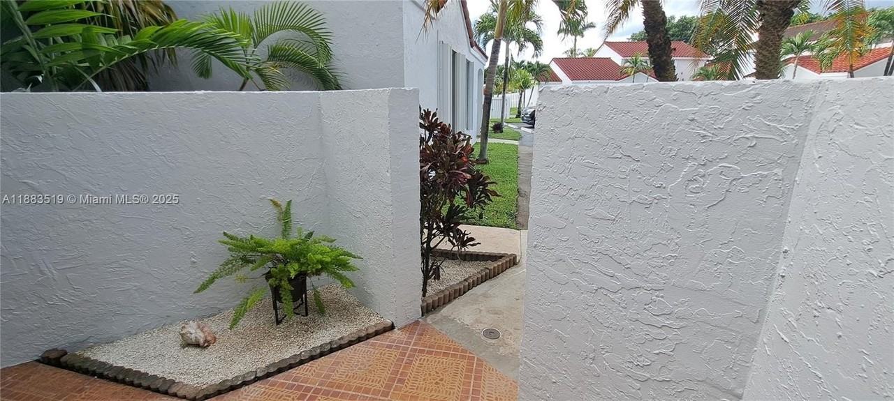 2410 San Remo Cir #0 - Photo 4 of 10